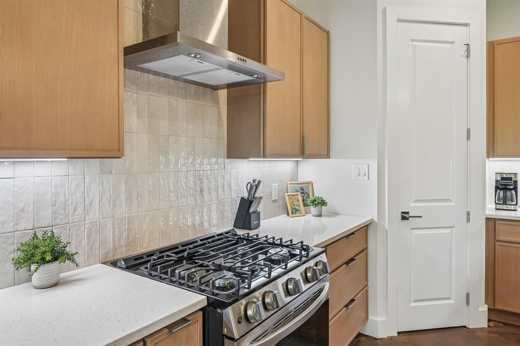 2403 Obenchain Street Property Photo 10