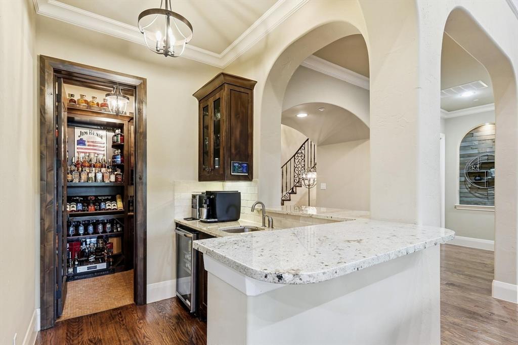 413 Saint Tropez Drive Property Photo 9