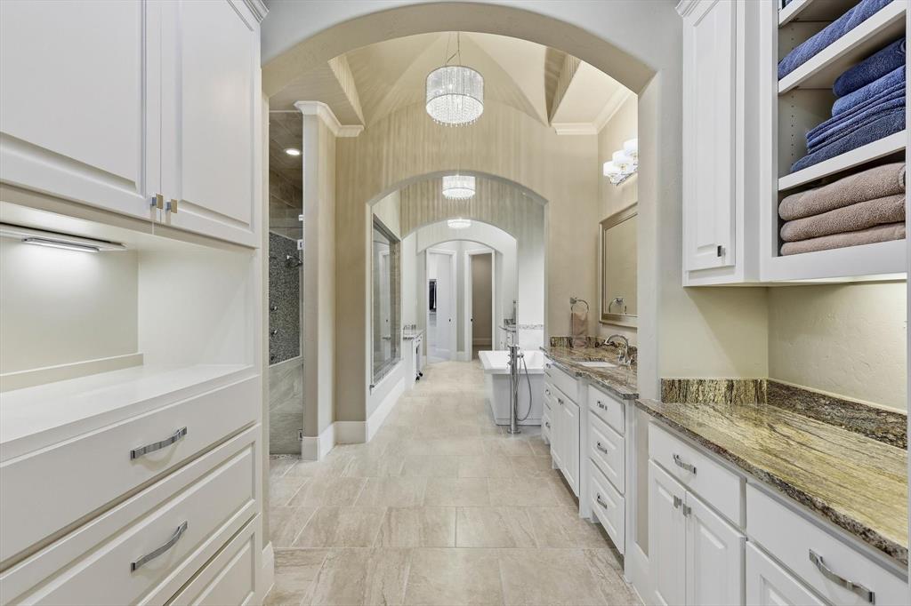 413 Saint Tropez Drive Property Photo 15