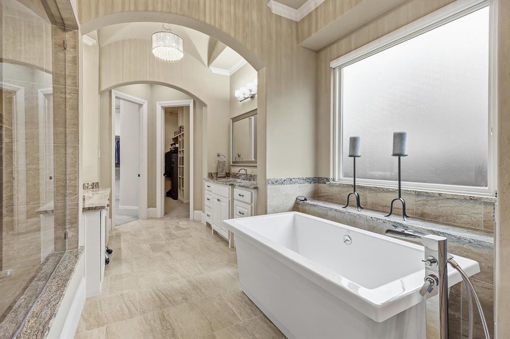 413 Saint Tropez Drive Property Photo 16