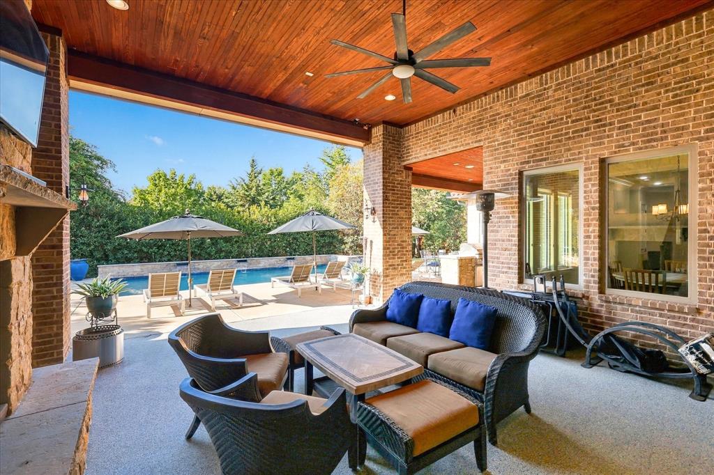413 Saint Tropez Drive Property Photo 30