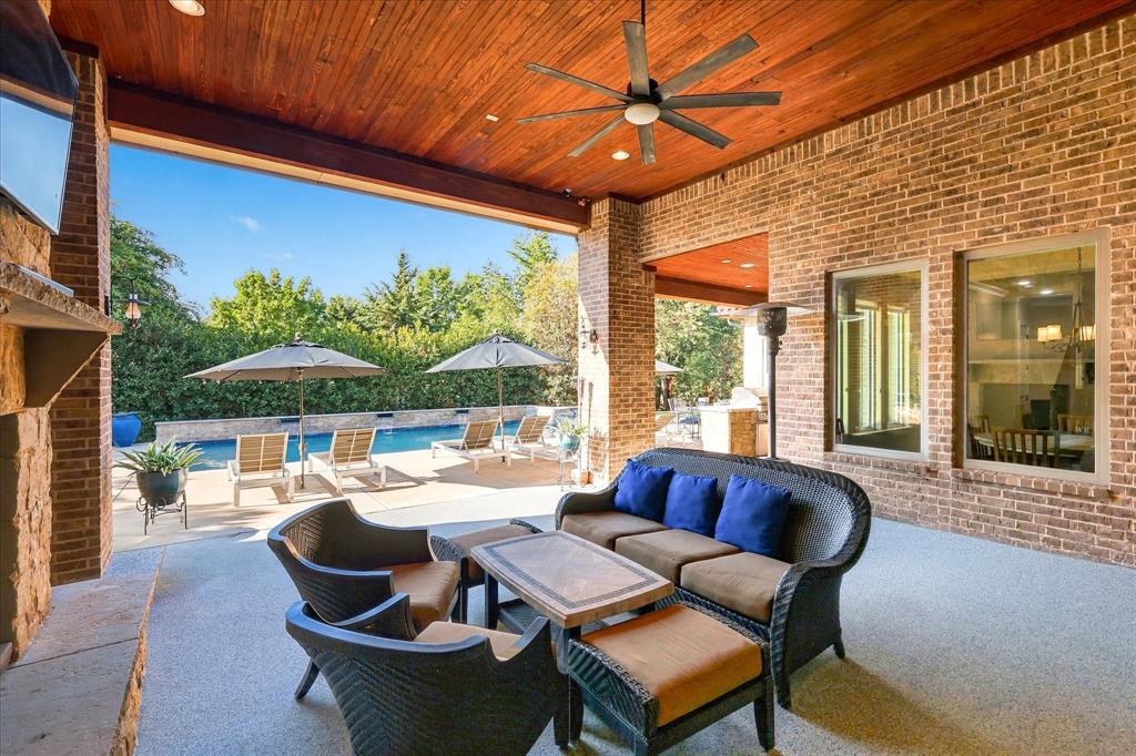413 Saint Tropez Drive Property Photo 31
