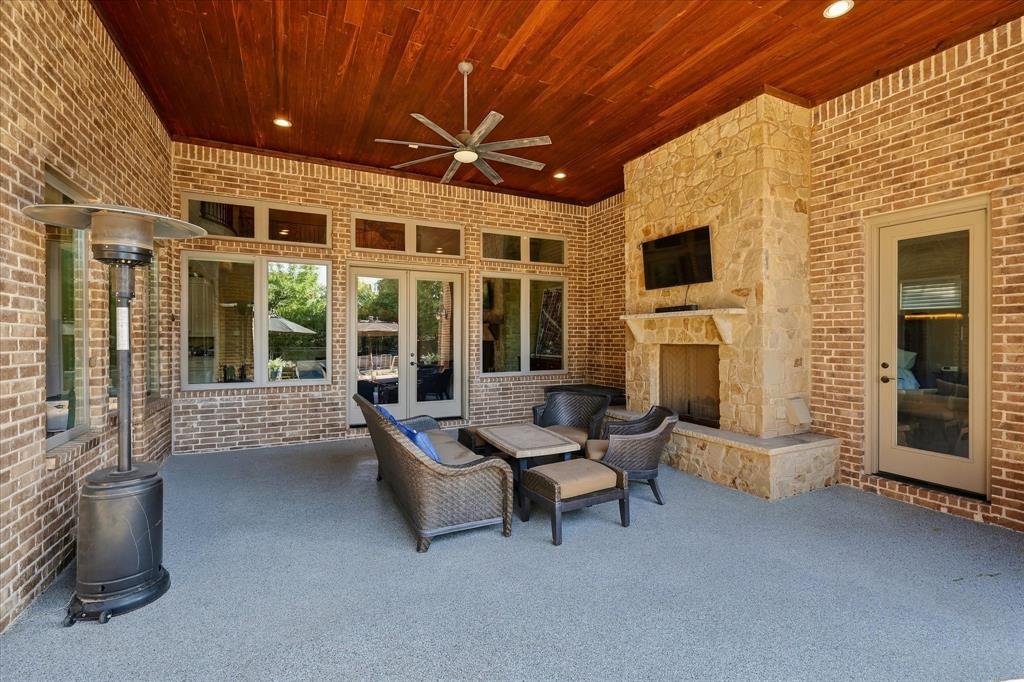 413 Saint Tropez Drive Property Photo 32