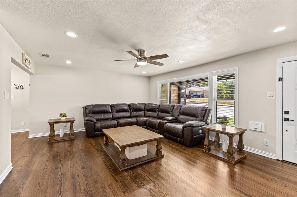 3315 Tooms Street Property Photo 6