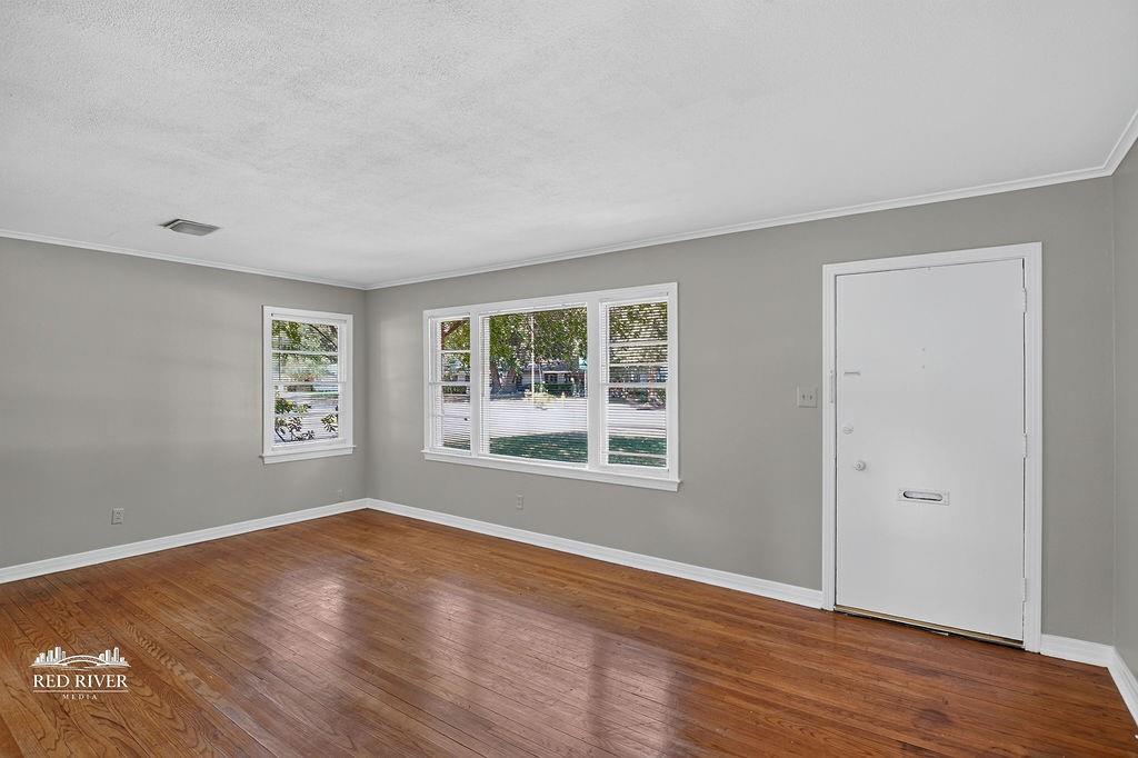 159 Bruce Avenue Property Photo 4