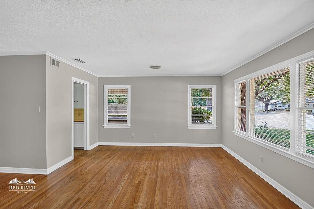 159 Bruce Avenue Property Photo 5