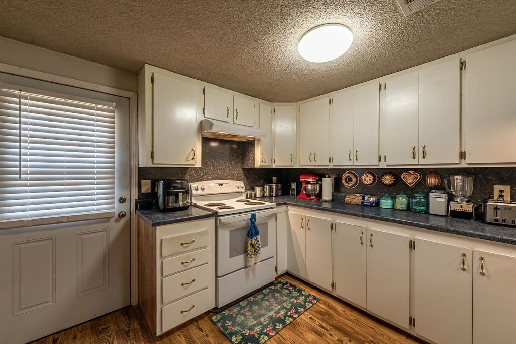 377 Fm 1521 Property Photo 4