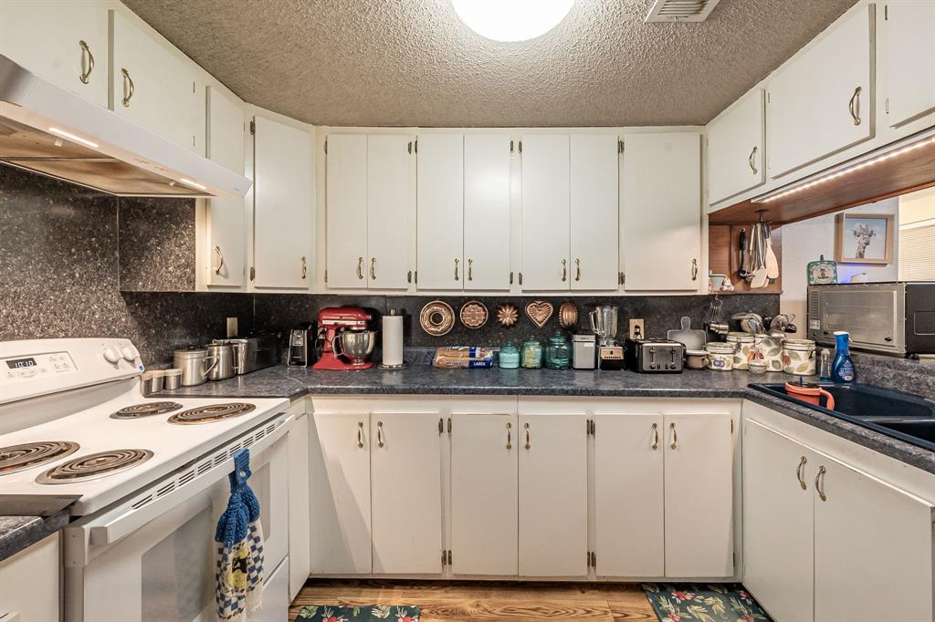 377 Fm 1521 Property Photo 5