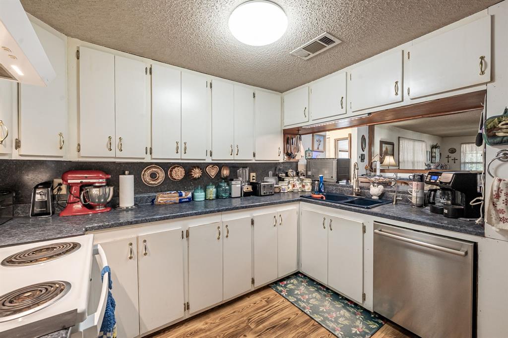 377 Fm 1521 Property Photo 6