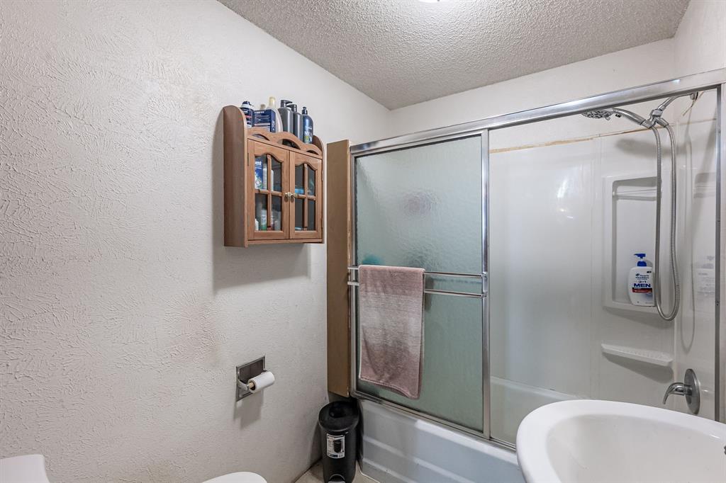 377 Fm 1521 Property Photo 16