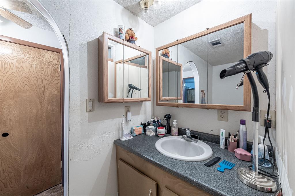 377 Fm 1521 Property Photo 21