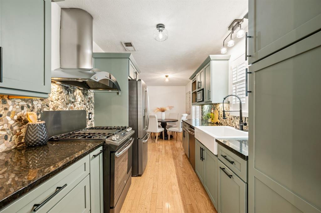 12450 Wood Manor Circle Property Photo 4