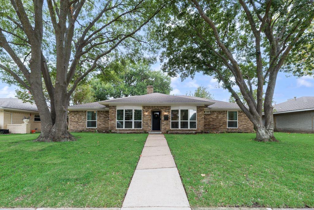 3208 Robin Road Property Photo 1