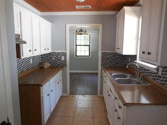 6791 Greenway Avenue Property Photo 2