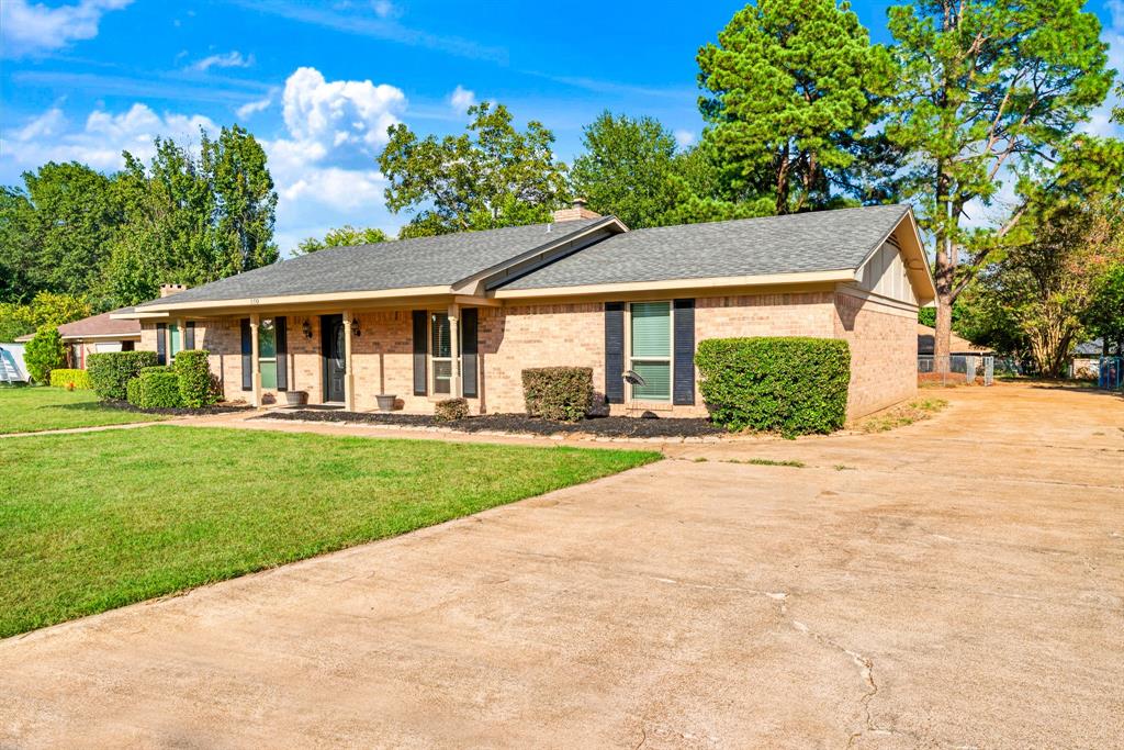 370 32nd Street Property Photo 1