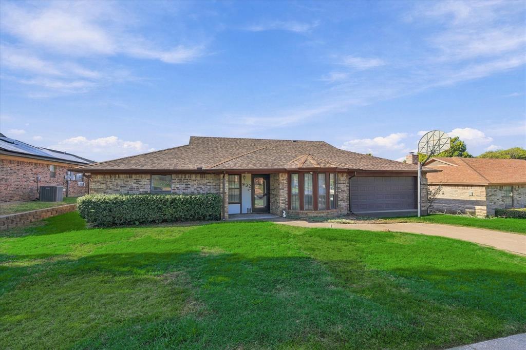 932 Clear View Property Photo 1