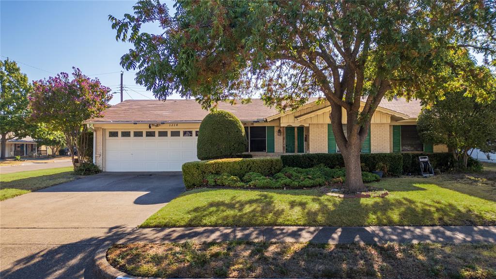 1314 Glenville Drive Property Photo 1