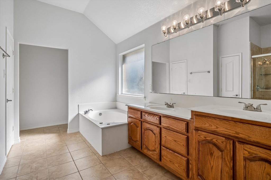 8016 Silverado Trail Property Photo 10