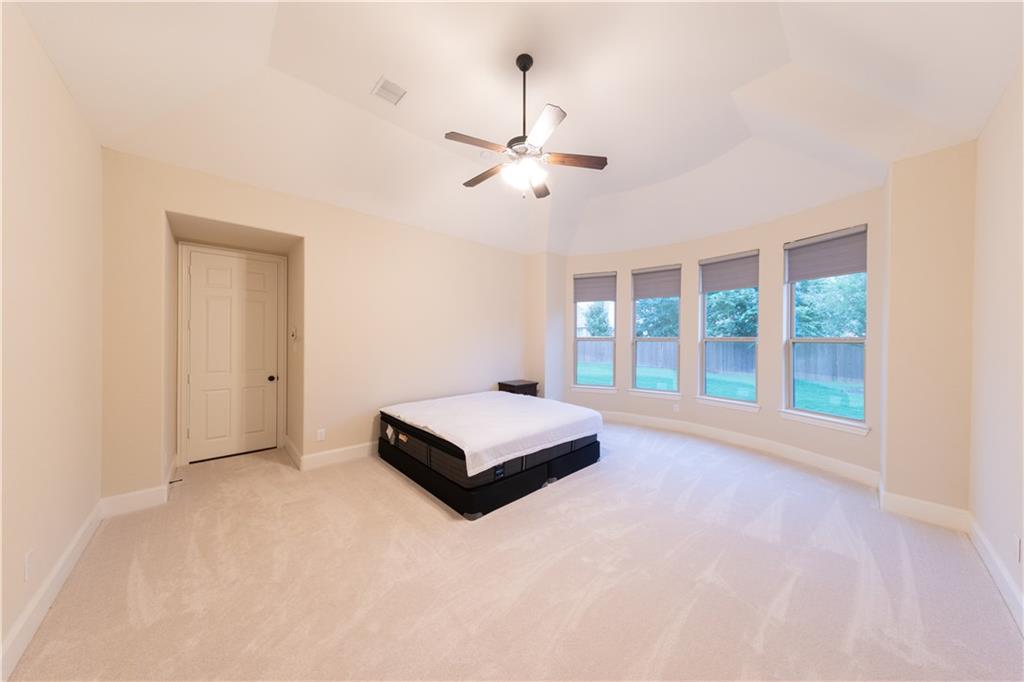 879 Grassy Shore Court Property Photo 17