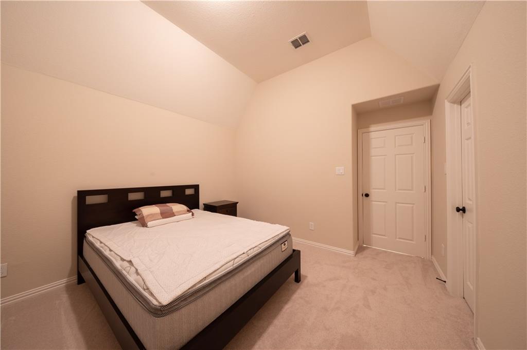 879 Grassy Shore Court Property Photo 28