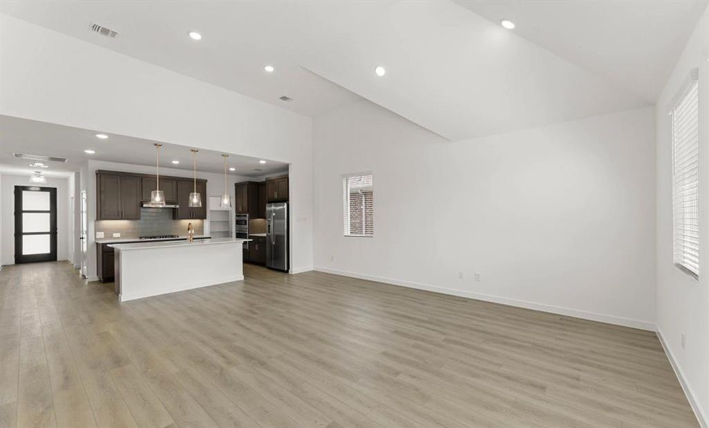 637 Tyronza Drive Property Photo 9
