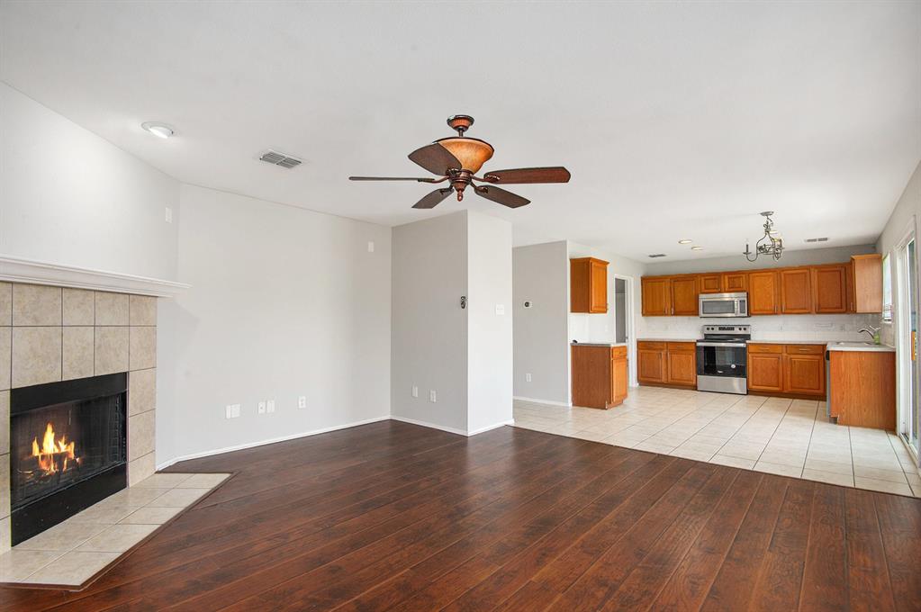 4225 Silverwood Trail Property Photo 4