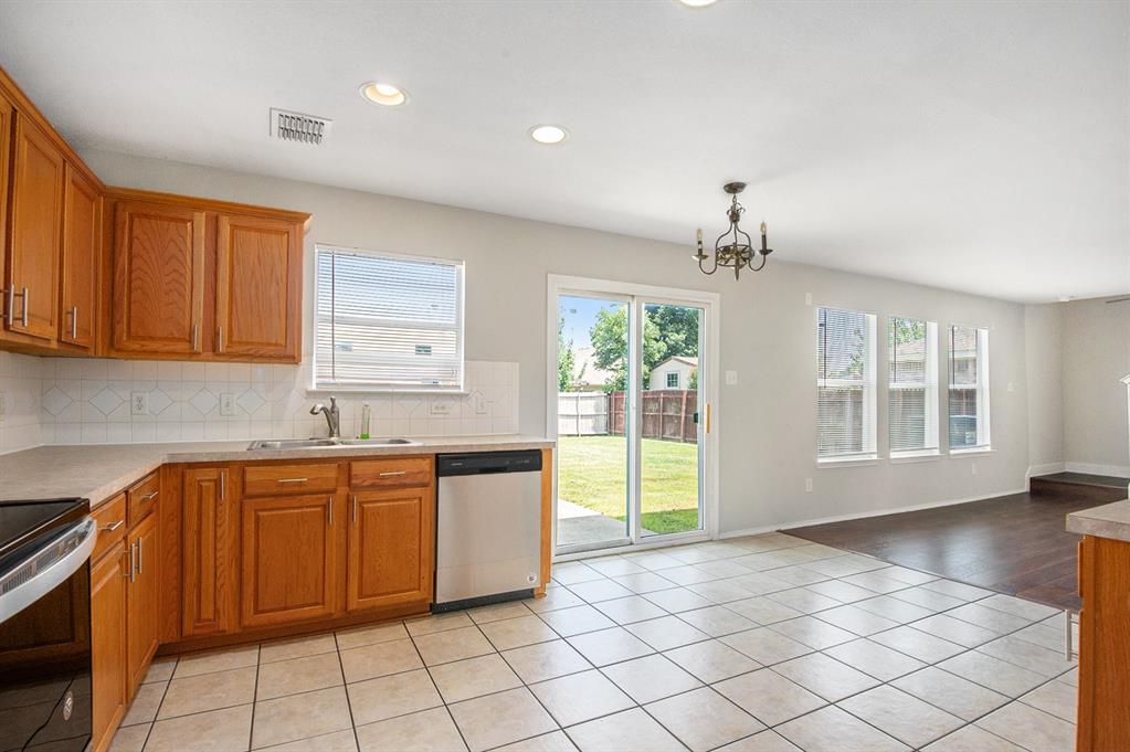 4225 Silverwood Trail Property Photo 5