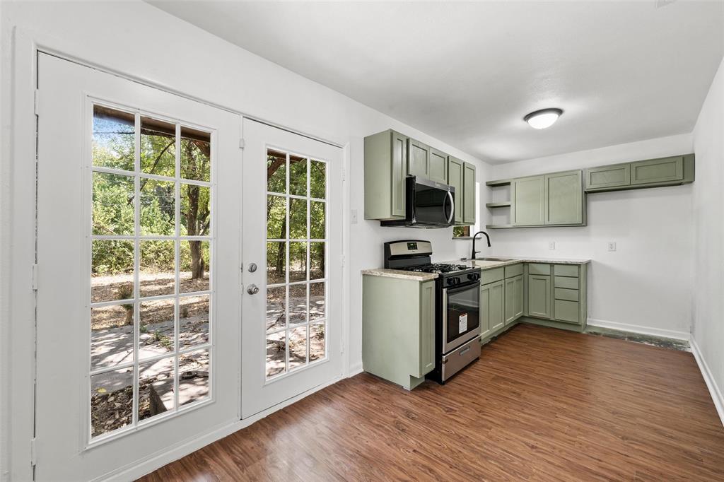 3812 Acree Street Property Photo 4