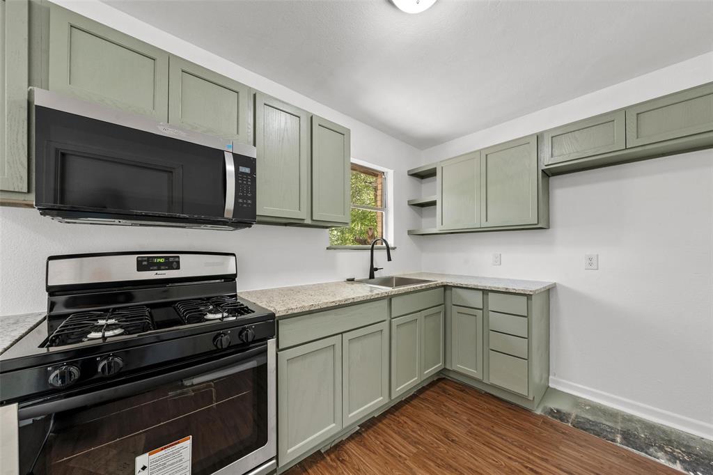 3812 Acree Street Property Photo 5