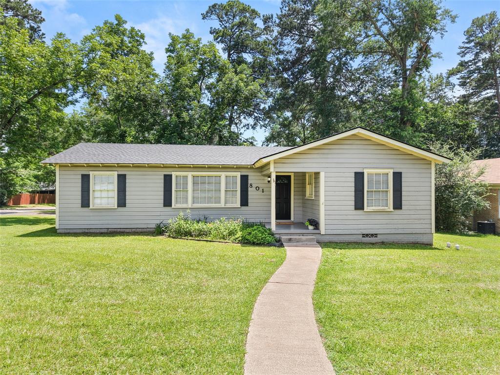 801 Park Property Photo 1