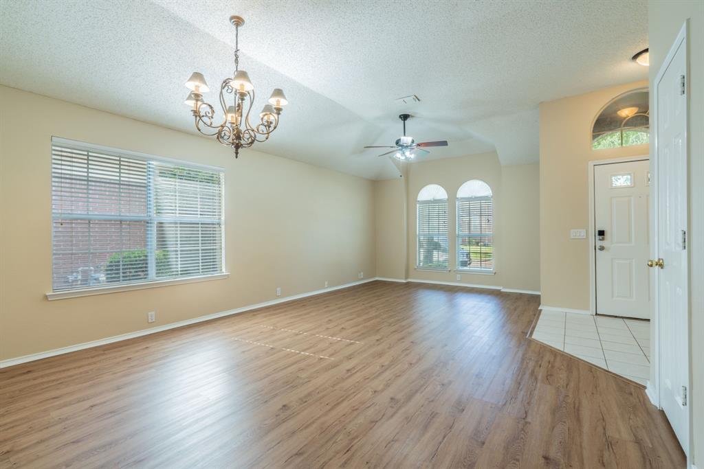 1828 Newton Drive Property Photo 5