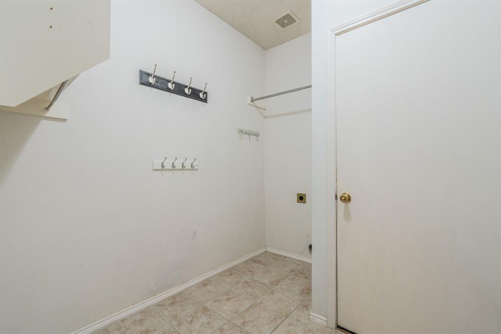 1828 Newton Drive Property Photo 25
