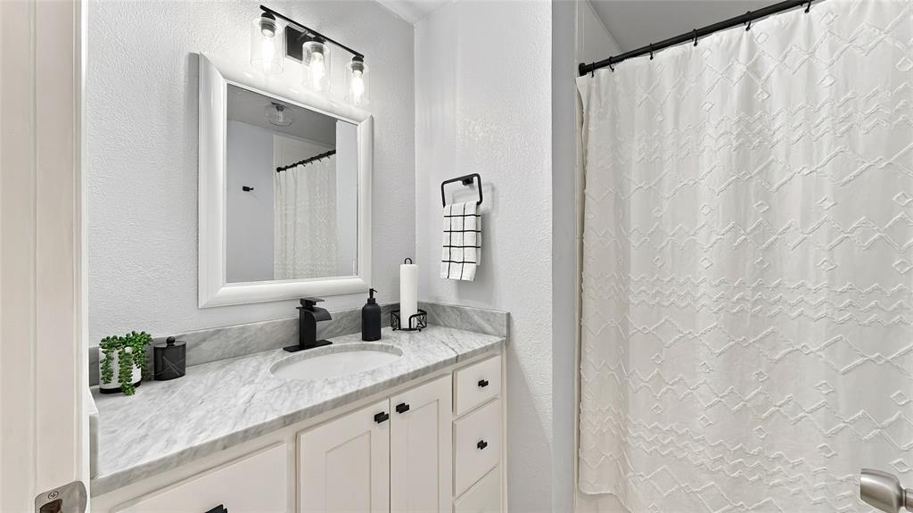 1800 Lexington Place Property Photo 21