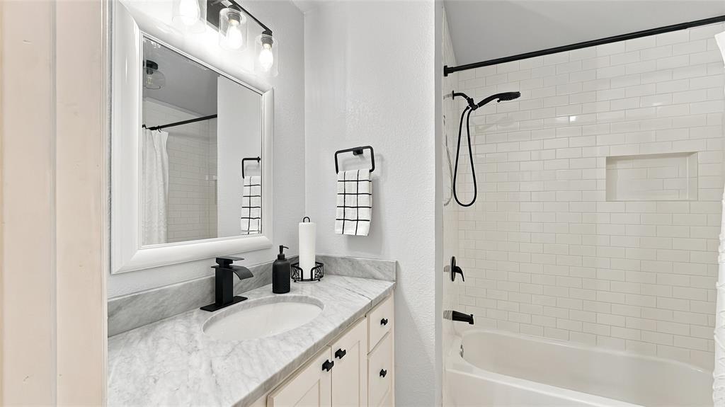 1800 Lexington Place Property Photo 22
