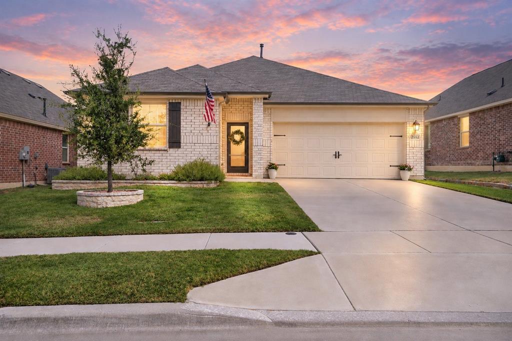 2552 Eden Creek Drive Property Photo 1