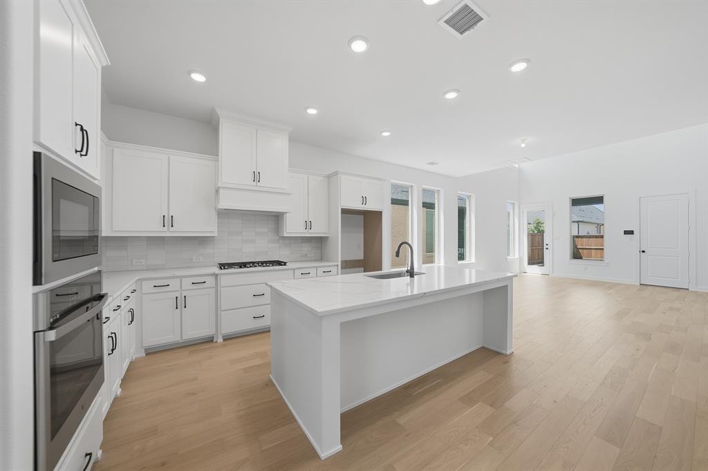 1512 Sandhill Lane Property Photo 8