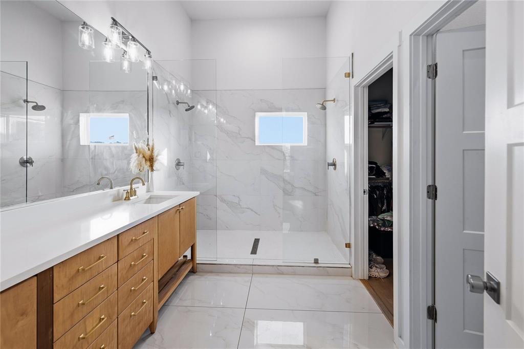 1045 Augustus Court Property Photo 16