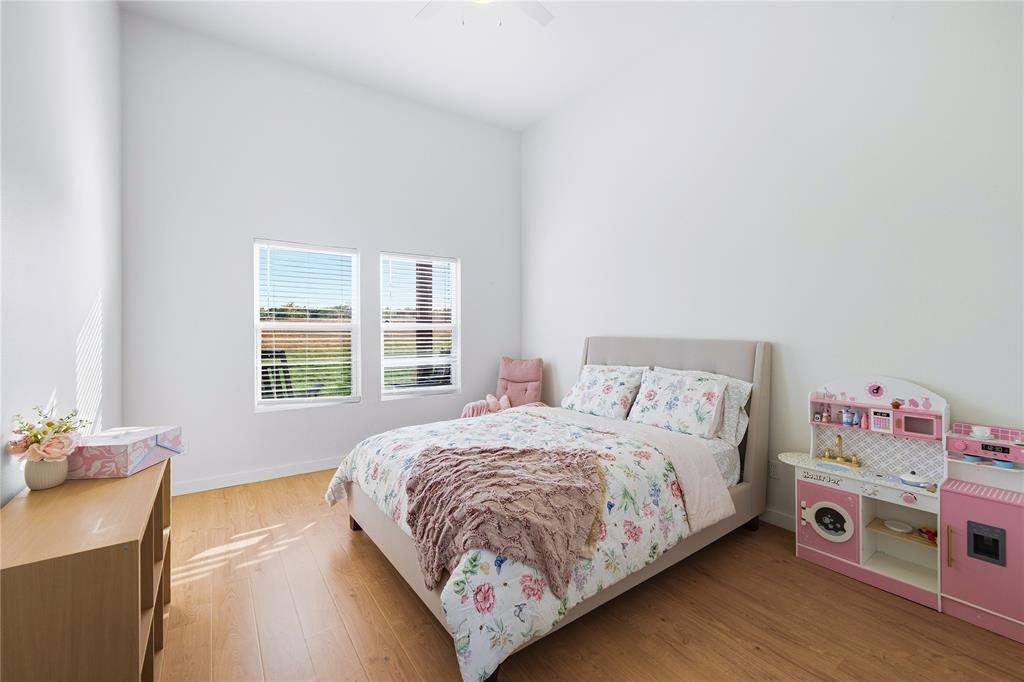 1045 Augustus Court Property Photo 18