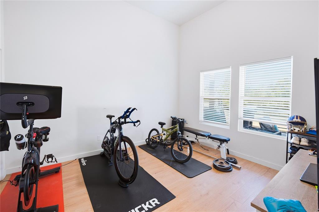 1045 Augustus Court Property Photo 22