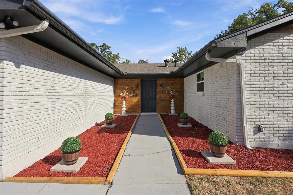 1709 Northaven Court Property Photo 1