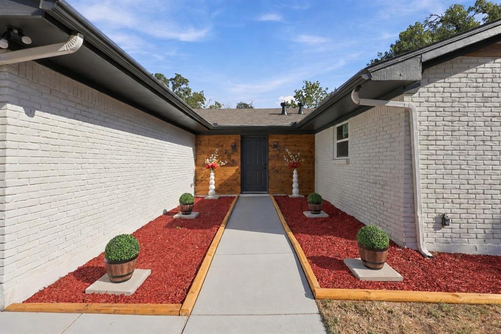 1709 Northaven Court Property Photo 1