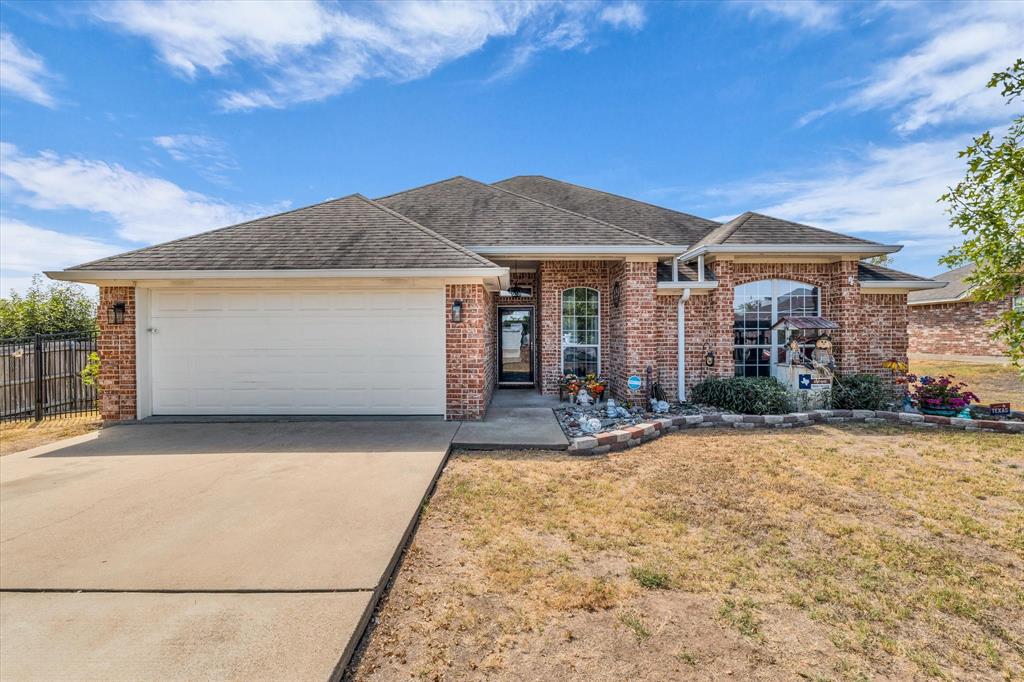 104 Topaz Circle Property Photo 1