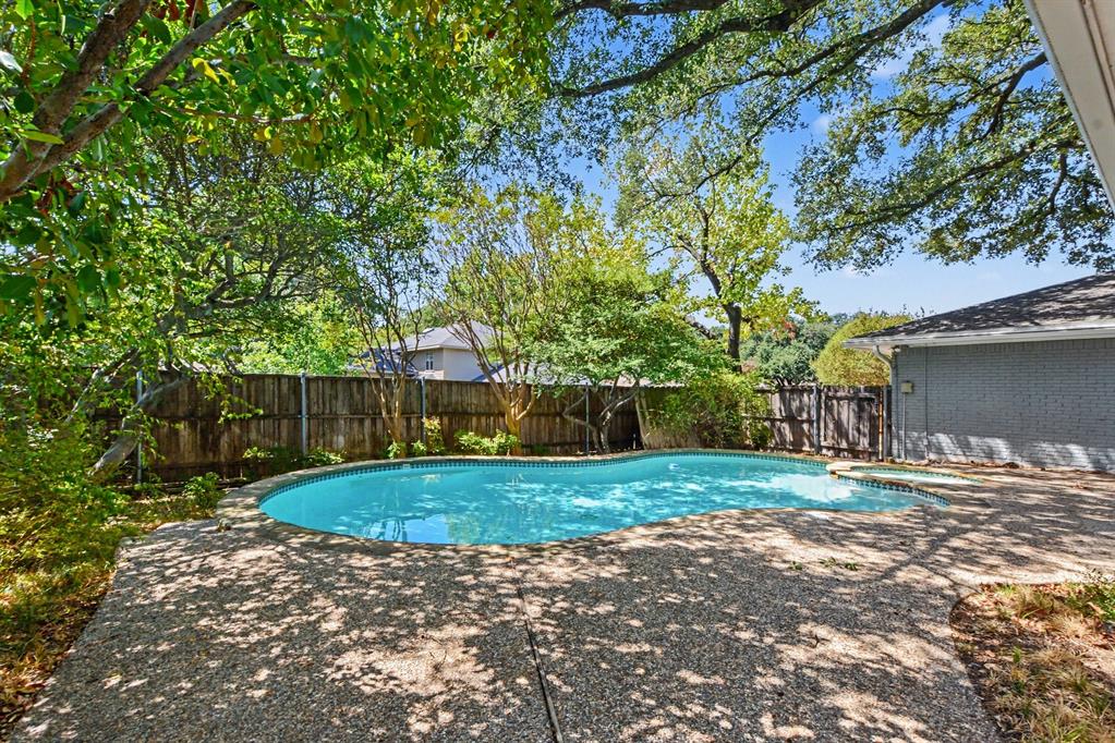 9632 Robin Meadow Drive Property Photo 9