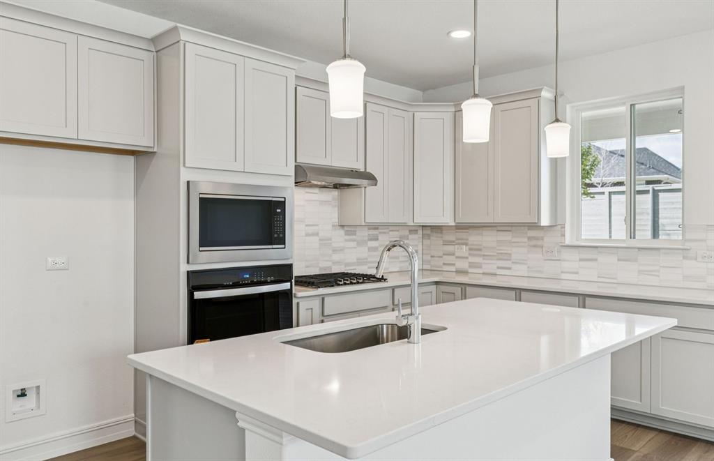 417 Avian Way Property Photo 3