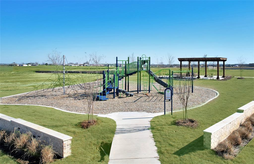 417 Avian Way Property Photo 9
