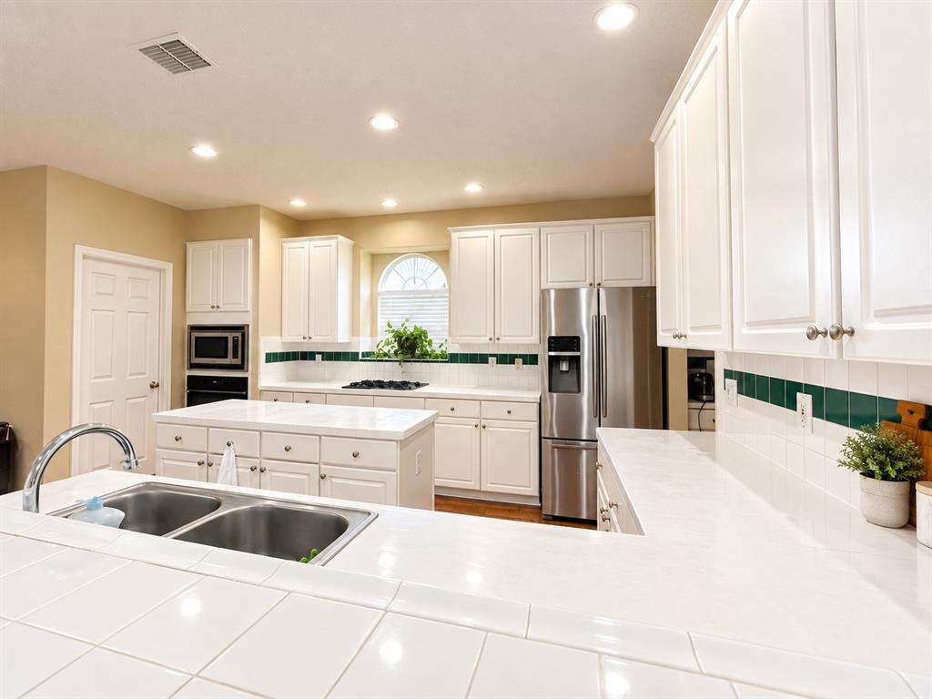 10316 Donley Drive Property Photo 6