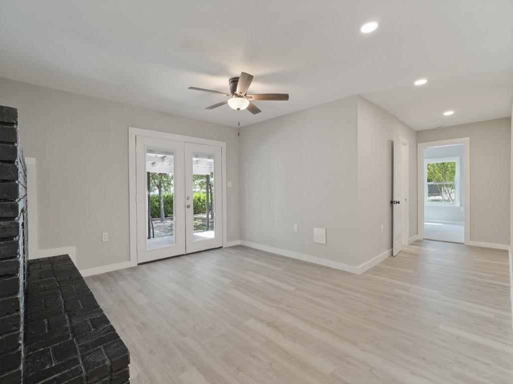 107 N Avenue P Property Photo 6