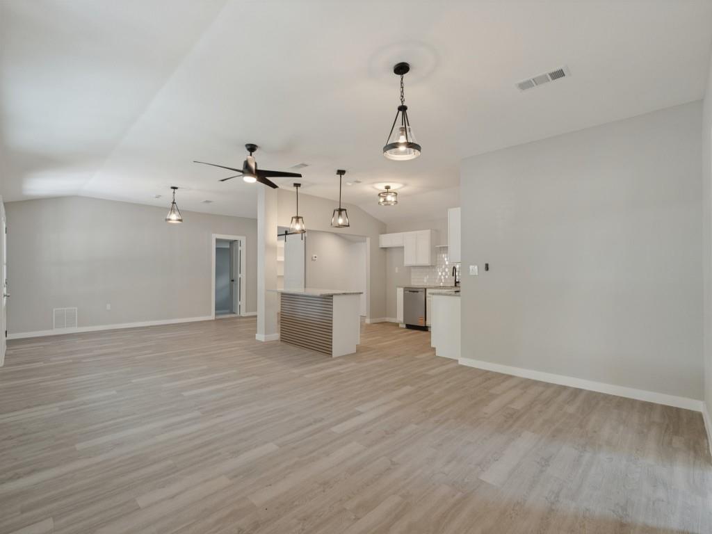 107 N Avenue P Property Photo 9