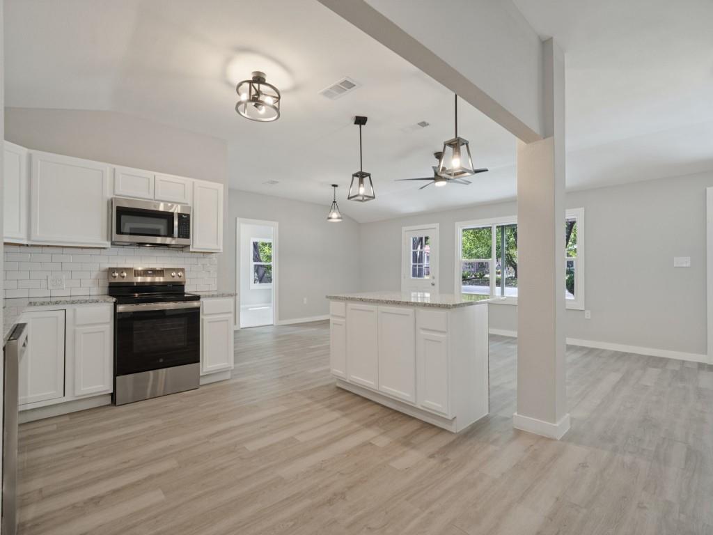 107 N Avenue P Property Photo 11