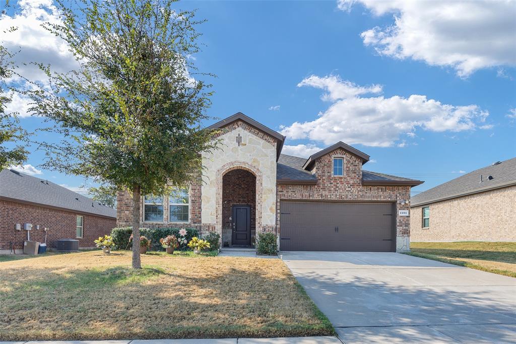 1101 Crepe Myrtle Lane Property Photo 1